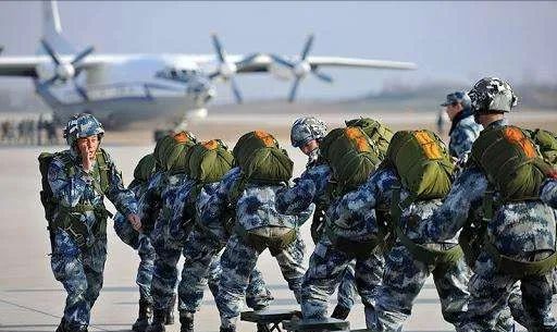 空降兵第15军马殿圣军长，英雄之魂，时代之楷模，空降兵第15军军长马殿圣，英雄之魂，时代楷模