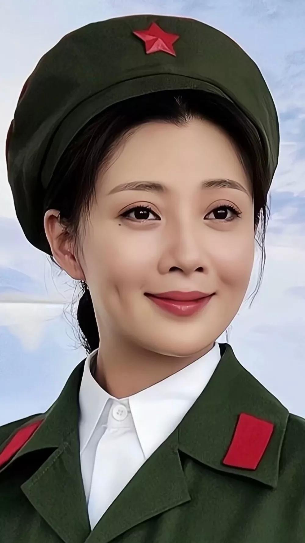 中国女兵照片高清，展现新时代巾帼英雄的风采，中国女兵高清照片展现新时代巾帼英雄风采