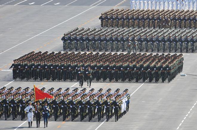 国庆大阅兵，传统盛事的例行与例外，国庆大阅兵，传统盛事的例行与非凡展现