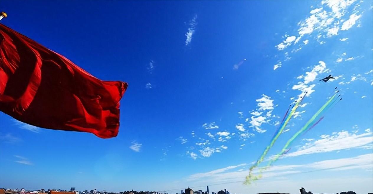 福建号驱逐舰，中国海军的新锐力量，中国海军新锐力量，福建号驱逐舰亮相