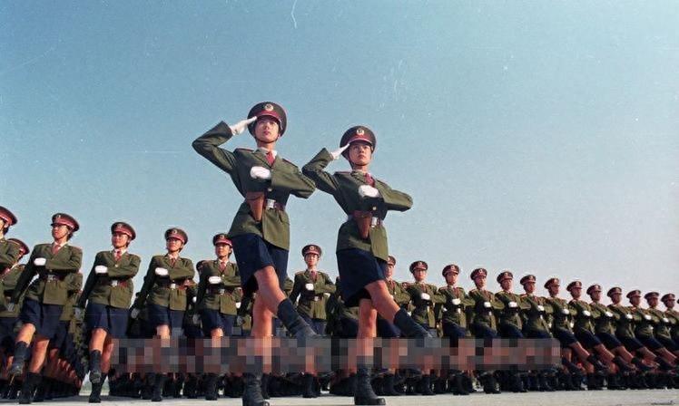 阅兵方阵中的女兵风采，阅兵方阵中的女兵风采展示