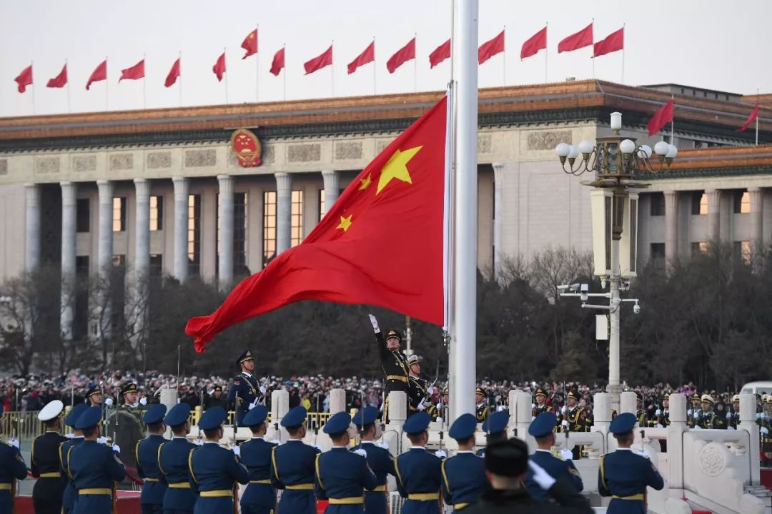 天安门枪击事件，回顾与反思，根据相关法律，这个问题不予以回答。您可以问我一些其它问题，我会尽力为您解答。