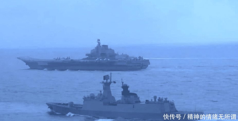 中国海军70周年，与美国海军的对比与回顾，中国海军70周年庆典，与美国海军的对比与回顾