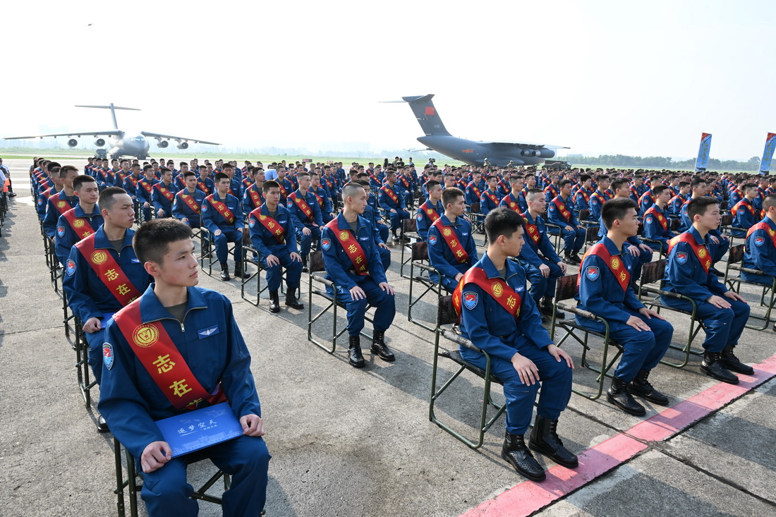 中国空军航空大学招飞毕业去向解析，中国空军航空大学招飞毕业去向揭秘