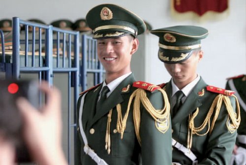 武警礼宾服，展现军威与荣耀的礼仪服饰，武警礼宾服，展现军威与荣耀的礼仪盛装
