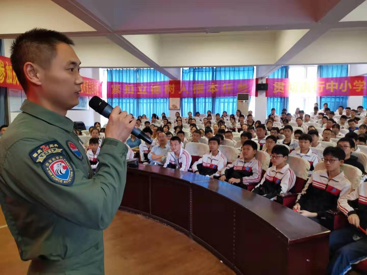 关于明年阅兵式的期待，大阅兵还是小阅兵？，明年阅兵式的期待，规模与期待的焦点之争