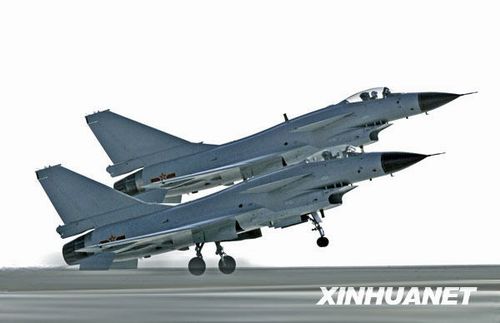 歼-15奉命驱敌外机，空中力量的骄傲与担当，歼-15空中骄子，驱敌外机展现空中力量担当