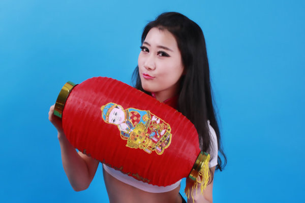 王中王白小姐六肖选一肖，揭秘背后的秘密与策略，揭秘王中王白小姐六肖选一肖背后的秘密策略与真相