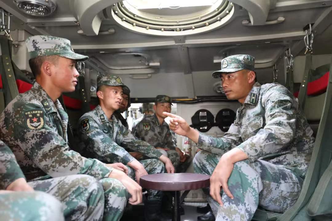 泉州舰全部视频，一览海军风采，泉州舰全视频，海军风采尽收眼底