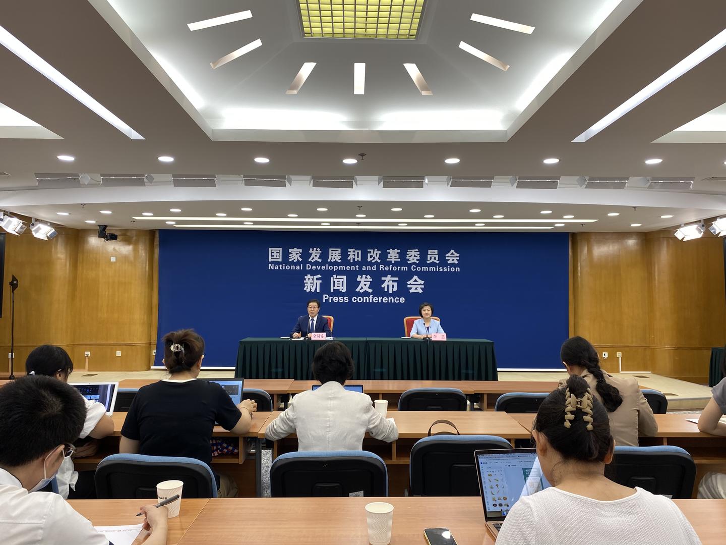 新闻发布会的新闻来源，探究信息的源头与重要性，新闻发布会信息源头探究，新闻来源的重要性