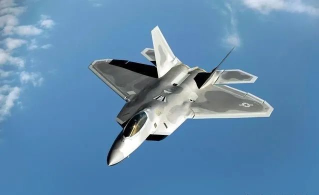 歼20与F-22，究竟谁更胜一筹？，歼20与F-22对决，谁更胜一筹？