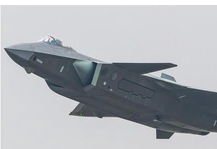 歼20B首飞，中国航空工业的骄傲时刻，歼20B首飞成功，中国航空工业的辉煌时刻