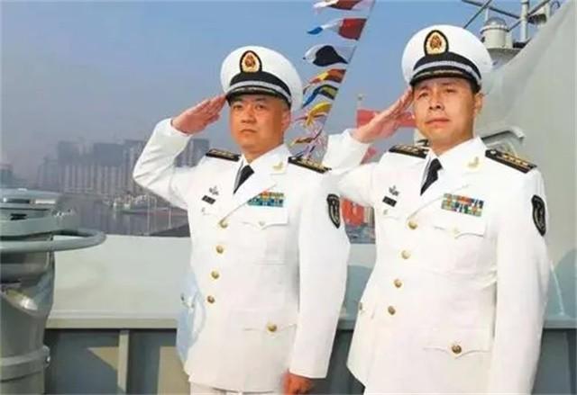 辽宁舰现舰长，中国海军的杰出领航者，辽宁舰舰长，中国海军的领航先锋