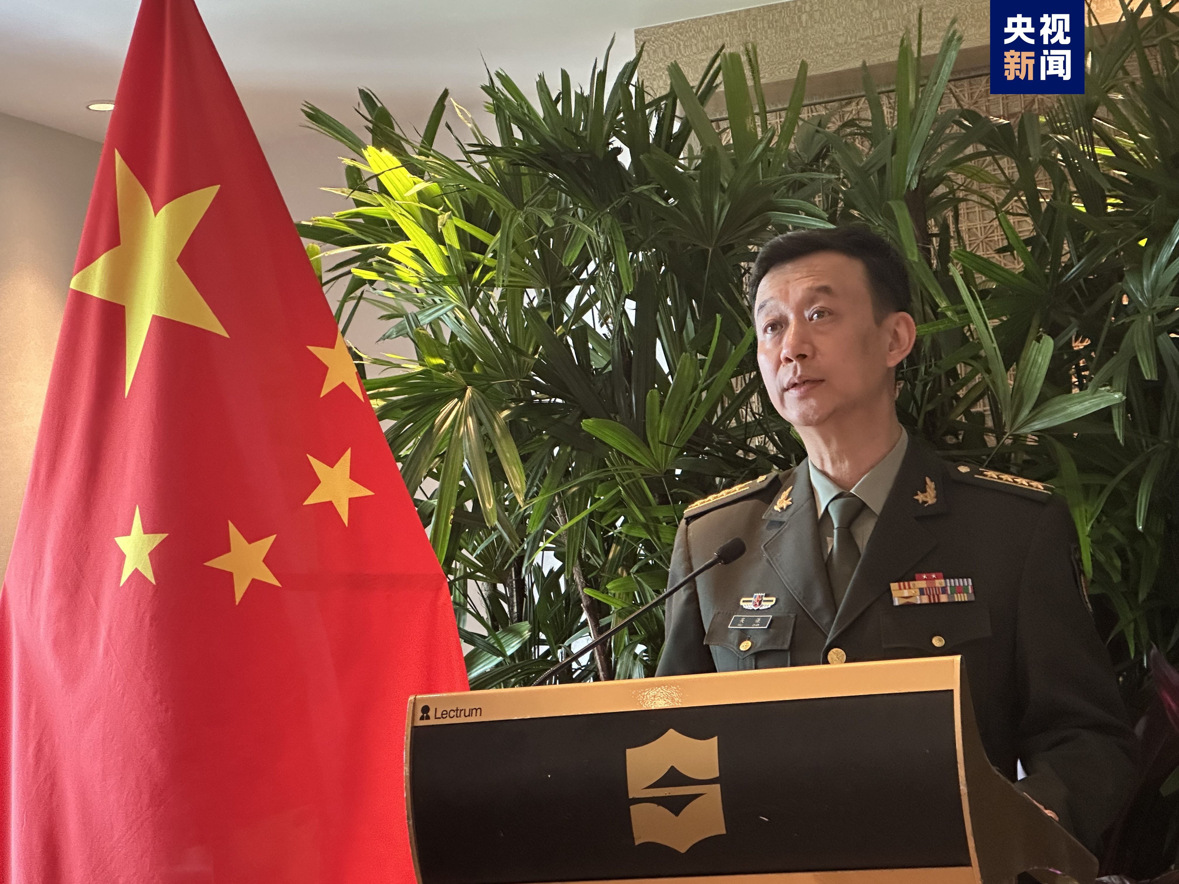 揭秘，1982年中国国防部长是谁？，揭秘，1982年中国国防部长是谁？揭秘国防部长背后的故事。