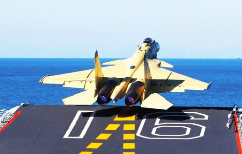 歼15舰载机起降视频，探索中国海军航空兵的力量之源，中国海军航空兵力量之源，歼15舰载机起降实战视频探索