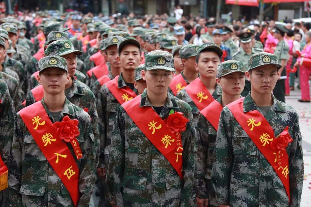 两年义务兵能否进入特种部队？解析与探讨，两年义务兵能否进入特种部队，解析特种部队招募路径与选拔标准