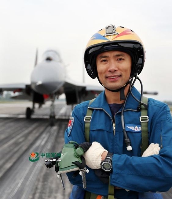空军军人图片，展现英勇形象与荣耀时刻，空军军人风采，英勇形象与荣耀时刻的展现