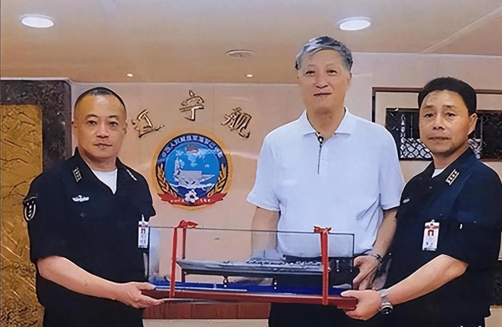 乌克兰为什么给我们航母图纸，深度解析背后的原因，乌克兰转让航母图纸原因深度解析