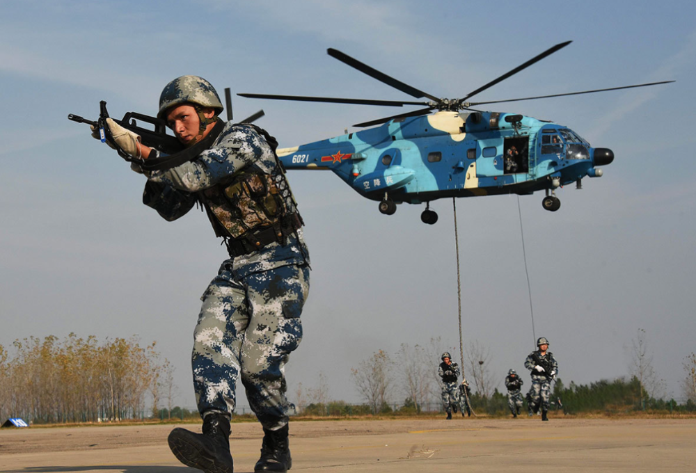 揭秘空降兵第十五军历任军长，荣耀与担当的传奇篇章，揭秘空降兵第十五军历任军长，传奇篇章展现荣耀与担当