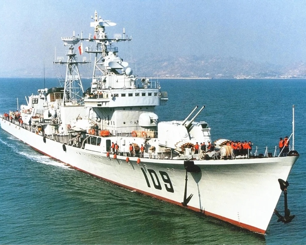 揭秘中国海军的骄傲，051型驱逐舰各舰服役时间，中国海军骄傲之揭秘，051型驱逐舰各舰服役时间概览