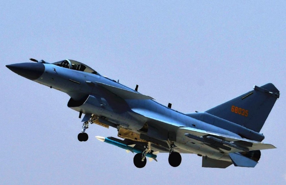 中国空军一号的价格及相关解析，中国空军一号造价与价值解析