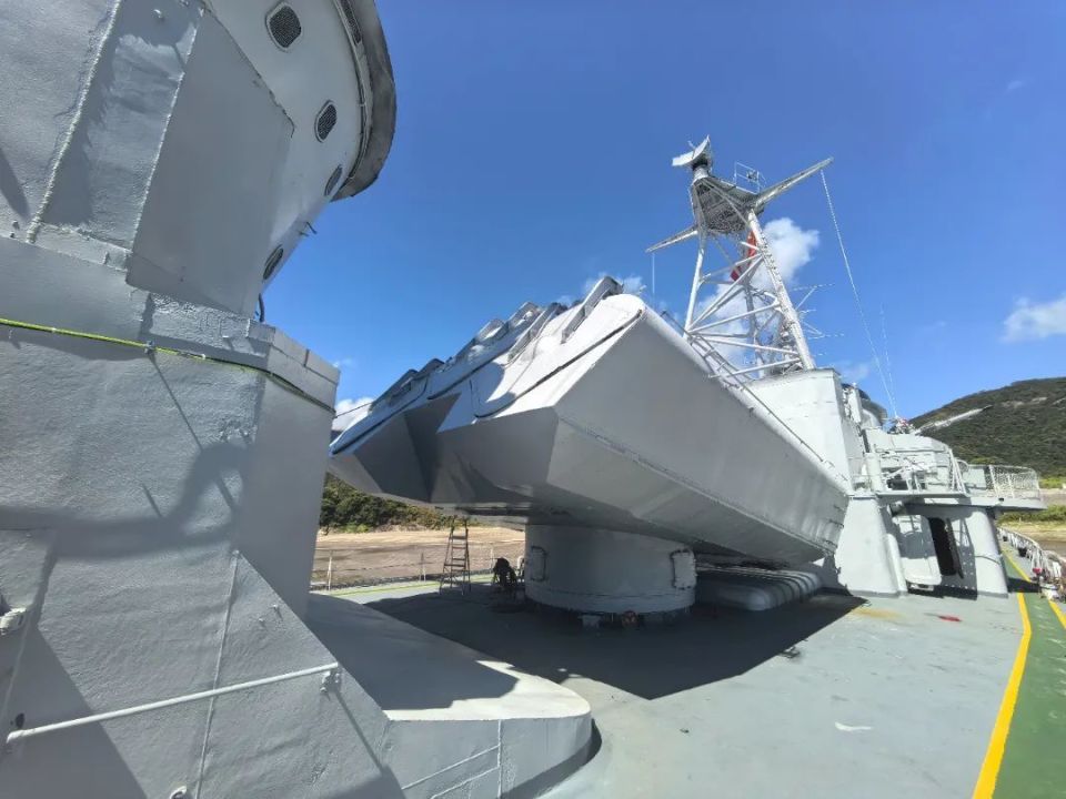 揭秘中国海军新型战舰，131舰俯视图深度解析，揭秘中国海军新型战舰，深度解析131舰俯视图