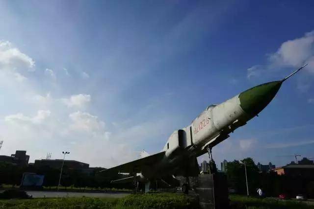 南昌航空大学与歼八战机的历史渊源，南昌航空大学与歼八战机的历史传奇