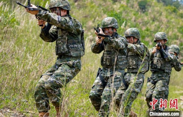 武警去特战之路，挑战与机遇并存，难度何在？，武警特战之路，挑战与机遇的挑战，难度解析之路