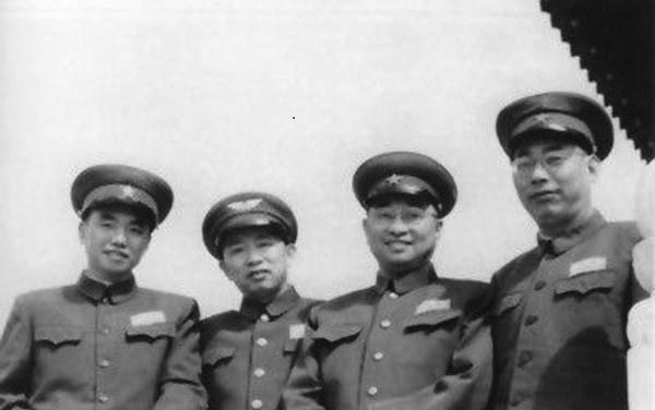 揭秘，空降兵第15军现任军长是谁？，揭秘，空降兵第15军现任军长身份揭晓！