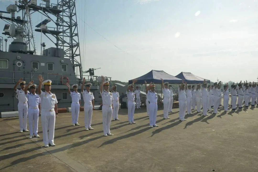 海军护卫舰