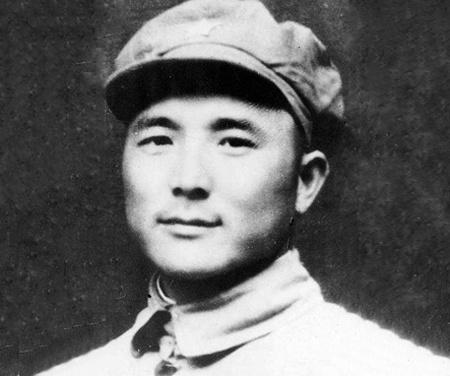 上将大还是少将大，军衔等级与职责权力的深度解析，军衔等级详解，上将与少将的职责权力对比及深度解析