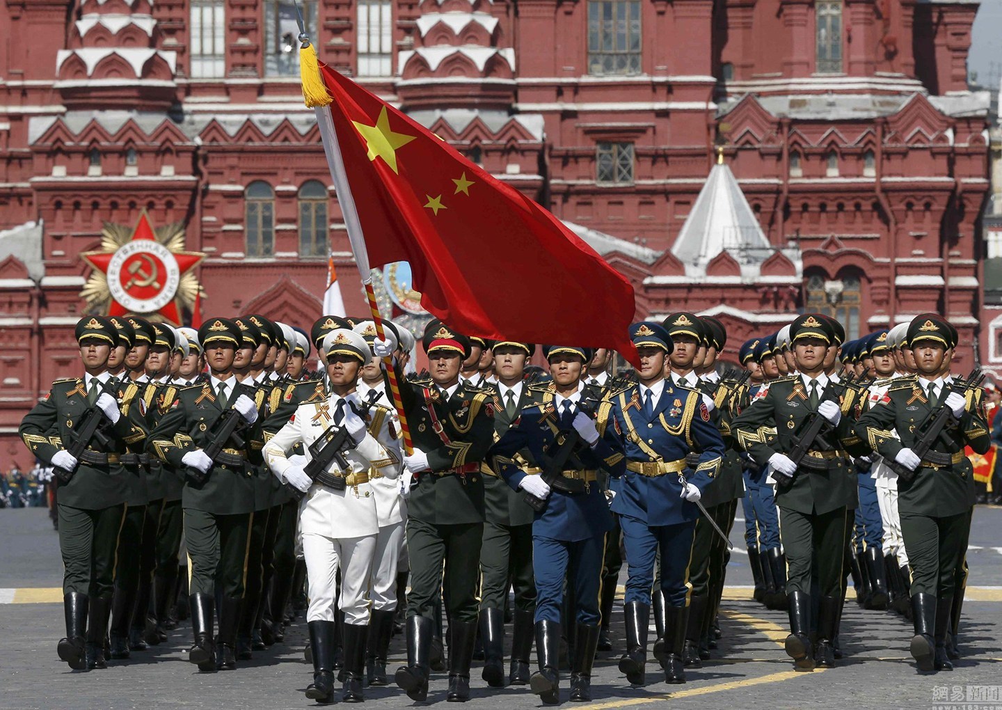外国阅兵盛典，庆祝国家成立七十周年壮丽瞬间回顾，外国阅兵盛典庆祝国家七十周年回顾，壮丽瞬间的历史印记