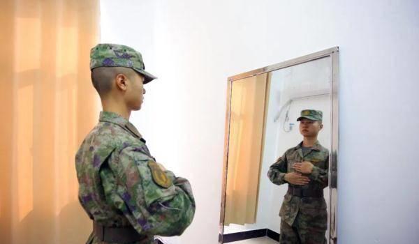 东风快递征兵宣传片，热血青春，共筑国防之梦，东风快递征兵宣传片，热血青春投身国防，共筑国防之梦