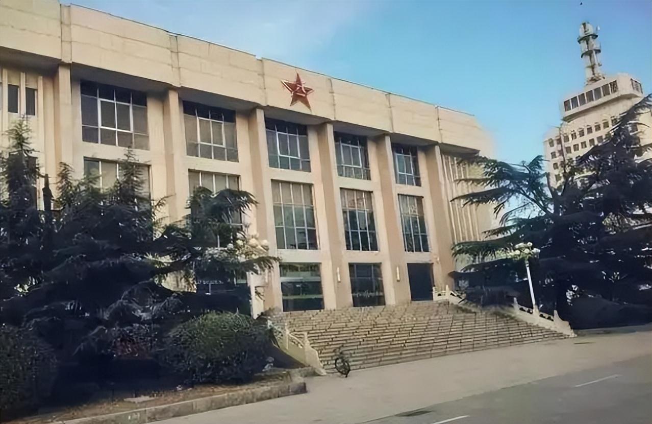 揭秘47集团军女驾驶员，勇气与技能的化身，揭秘女驾驶员，勇气与技能的化身——探访47集团军女驾驶员风采