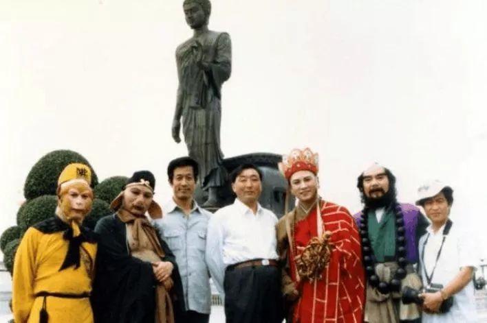澳门一码一肖一恃一中，揭秘彩票背后的秘密与策略（第312期深度解析），澳门彩票揭秘，一码一肖一恃一中背后的秘密与策略解析（第312期深度探讨）