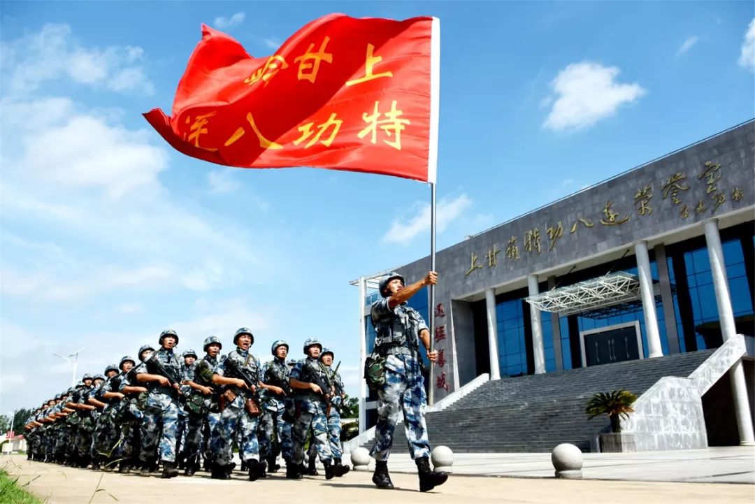 开封95985部队空降兵，英勇无畏的空中战士，开封95985部队空降兵，英勇无畏的空中战士传奇