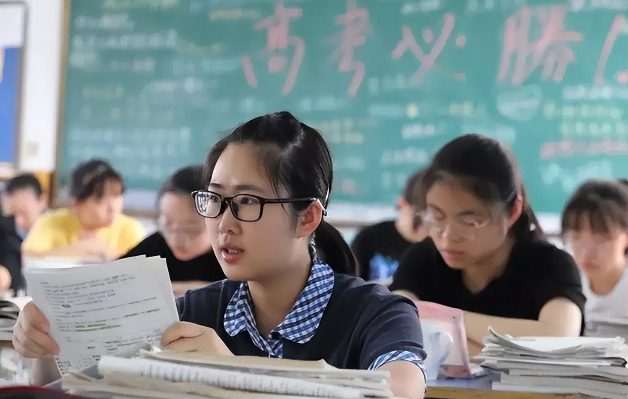 国防军事科技大学录取分数线的深度解析，国防军事科技大学录取分数线的深度探讨