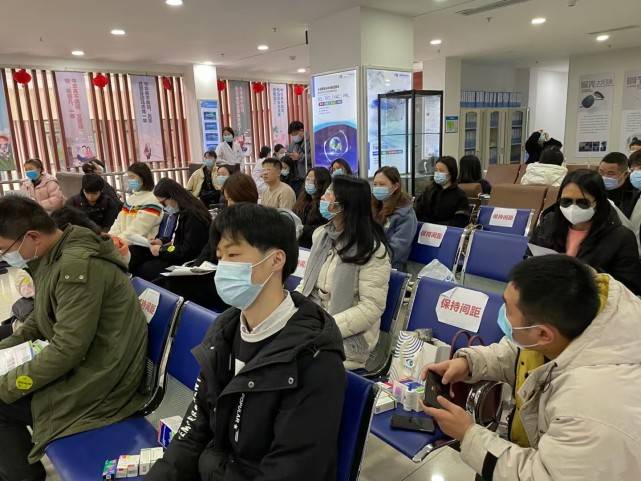 近视300度当兵体检能否通过？全面解读视力要求与应对策略，近视300度当兵体检视力要求解读与应对策略探讨