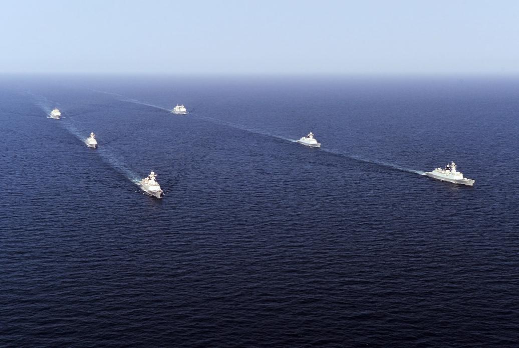 海盗遇见中国海军，和平海洋的守护者，海盗遭遇中国海军，海洋和平的坚定守护者