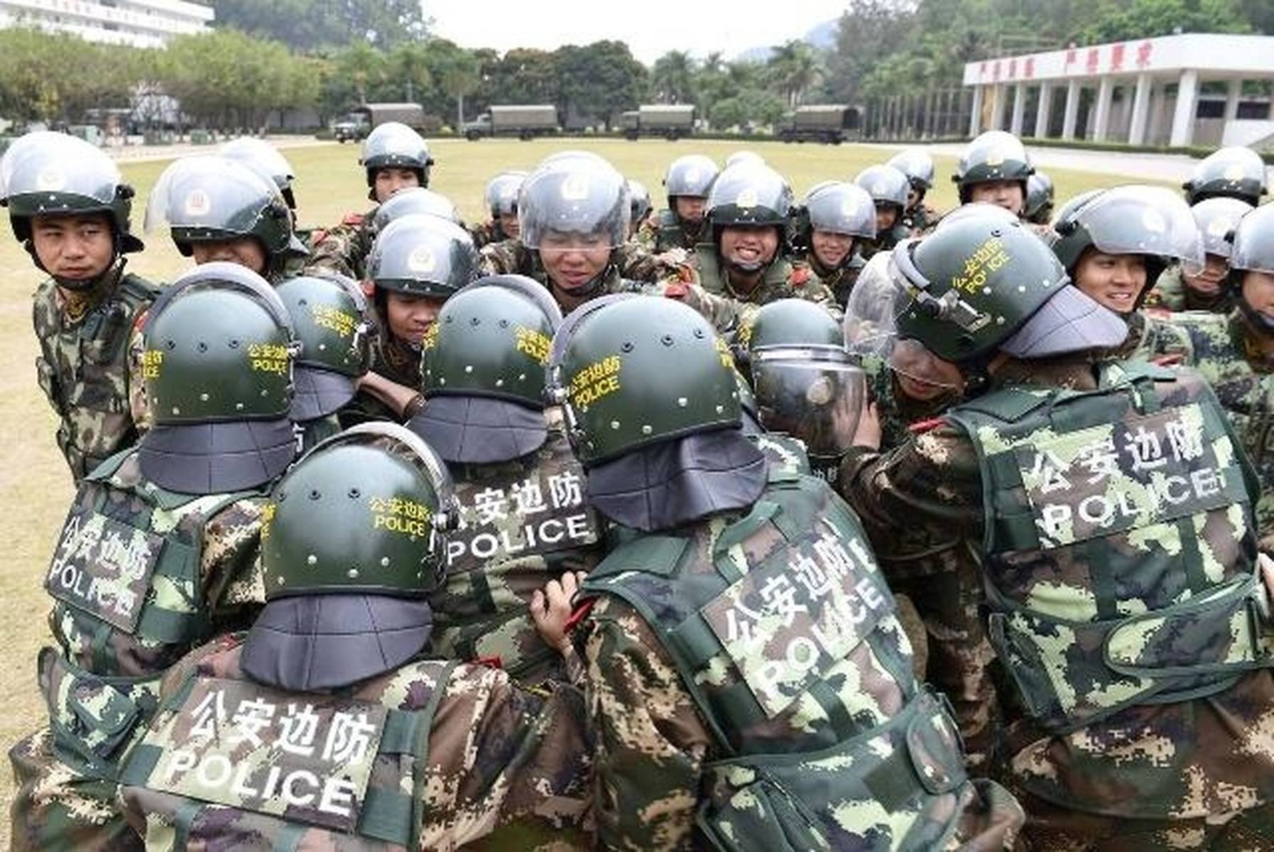 边防武警士兵转为警察，职业转型与个人成长的新篇章，边防武警士兵转岗为警察，职业转型与个人成长的新篇章