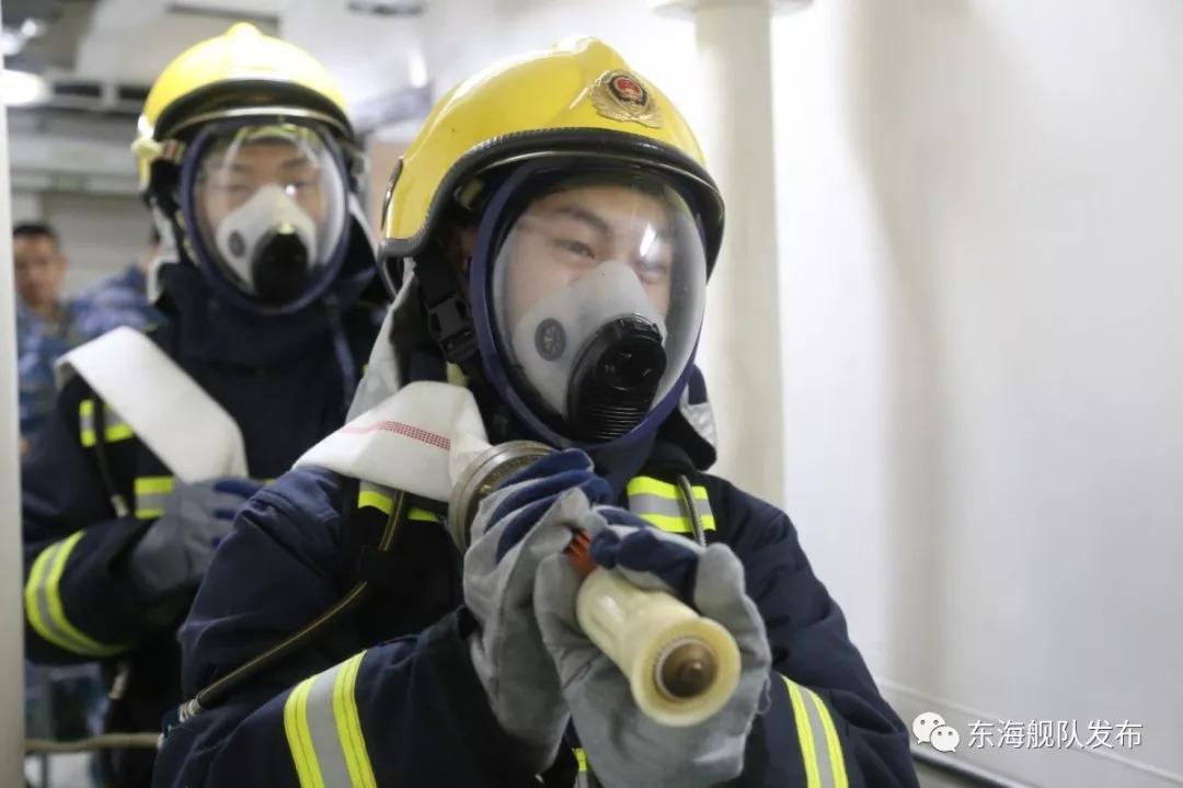 温州舰终于抵达温州，标志着区域军事力量提升与地方民众期待的新起点，温州舰抵达温州，区域军事力量提升与地方民众期待的新里程碑