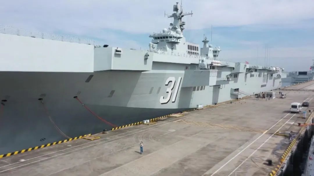 海南舰、大连舰与长征舰，中国海军的骄傲与力量，中国海军三大舰，海南舰、大连舰与长征舰——力量的骄傲与展现