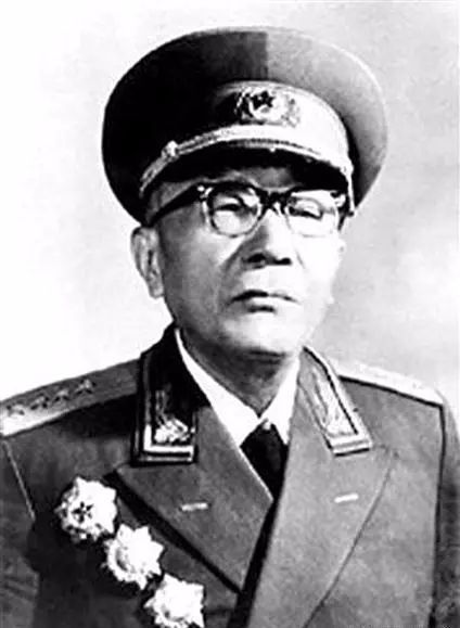 丁晓兵现任职务与职业生涯概述，丁晓兵，职业生涯概述及现任职务揭秘