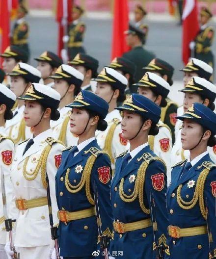 三军仪仗队图片女，展现飒爽英姿与荣耀时刻，三军仪仗队女队员飒爽英姿与荣耀时刻图片展示