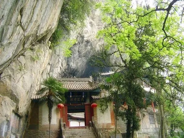 关于世外恌园刘伯温一肖的传奇故事与探索之旅，世外恌园刘伯温一肖传奇故事与探索之旅揭秘