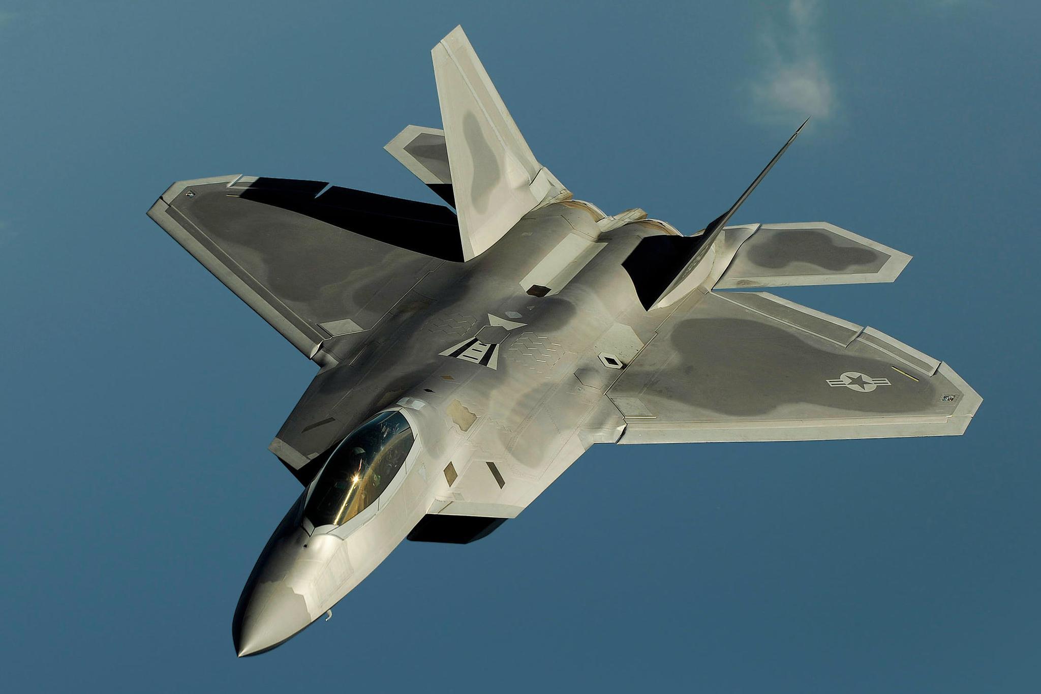 超级大本营军事论坛中的F-22猛禽战斗机热议，F-22猛禽战斗机在超级大本营军事论坛引发热议