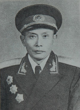 八一勋章与军长职位，两者之间的对比与解析，八一勋章与军长职位对比解析，荣誉与职责的交汇点