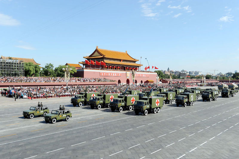 震撼心灵！观看2019阅兵式三军仪仗队视频，感受荣耀与力量，荣耀与力量，震撼心灵的2019阅兵式三军仪仗队视频回顾