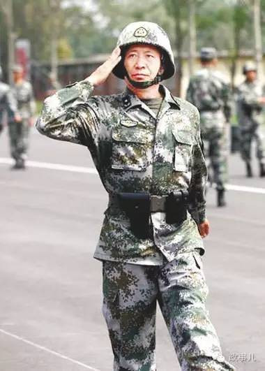 一个军长有几个副军长，军队架构与职务分配解析，军队架构解析，军长职务与副军长数量揭秘