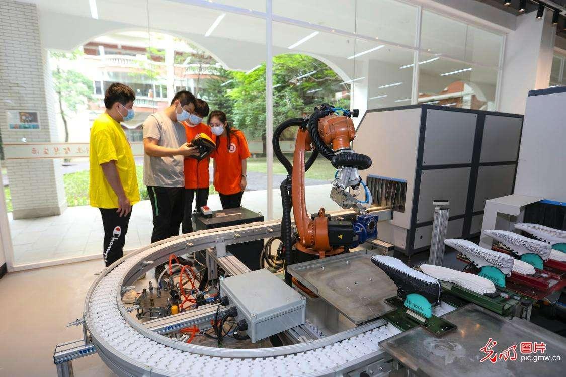 泉州轻工职业技术学院，探索职业教育的新高地，泉州轻工职业技术学院，职业教育新高地的探索之旅